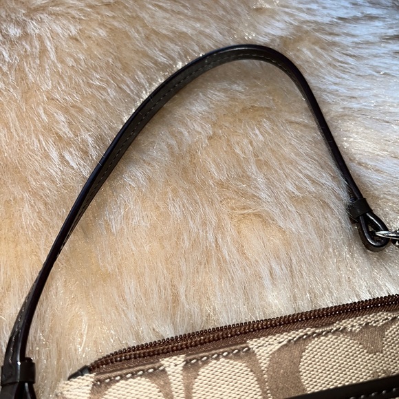 Coach Park Signature Medium Wristlet - Picture 11 of 11